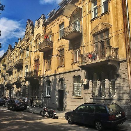Friends Hostel Lviv Rustaveli Str מראה חיצוני תמונה