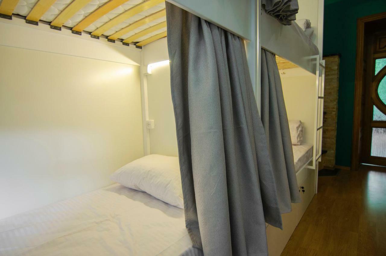 Friends Hostel Lviv Rustaveli Str מראה חיצוני תמונה