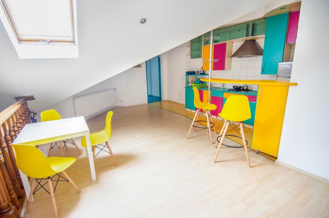 Friends Hostel Lviv Rustaveli Str מראה חיצוני תמונה
