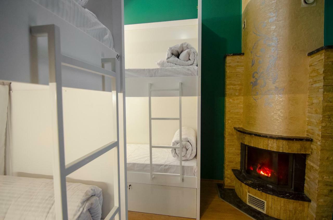 Friends Hostel Lviv Rustaveli Str מראה חיצוני תמונה