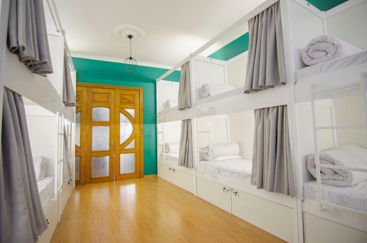 Friends Hostel Lviv Rustaveli Str מראה חיצוני תמונה
